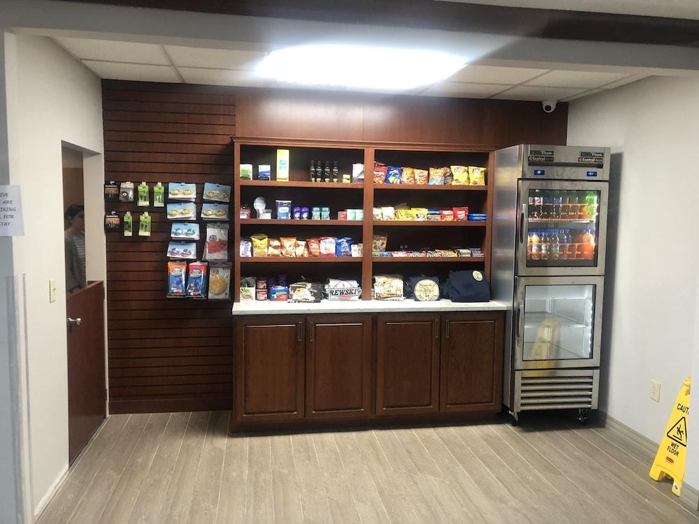 Best Western Plus Sparta Trail Lodge Экстерьер фото